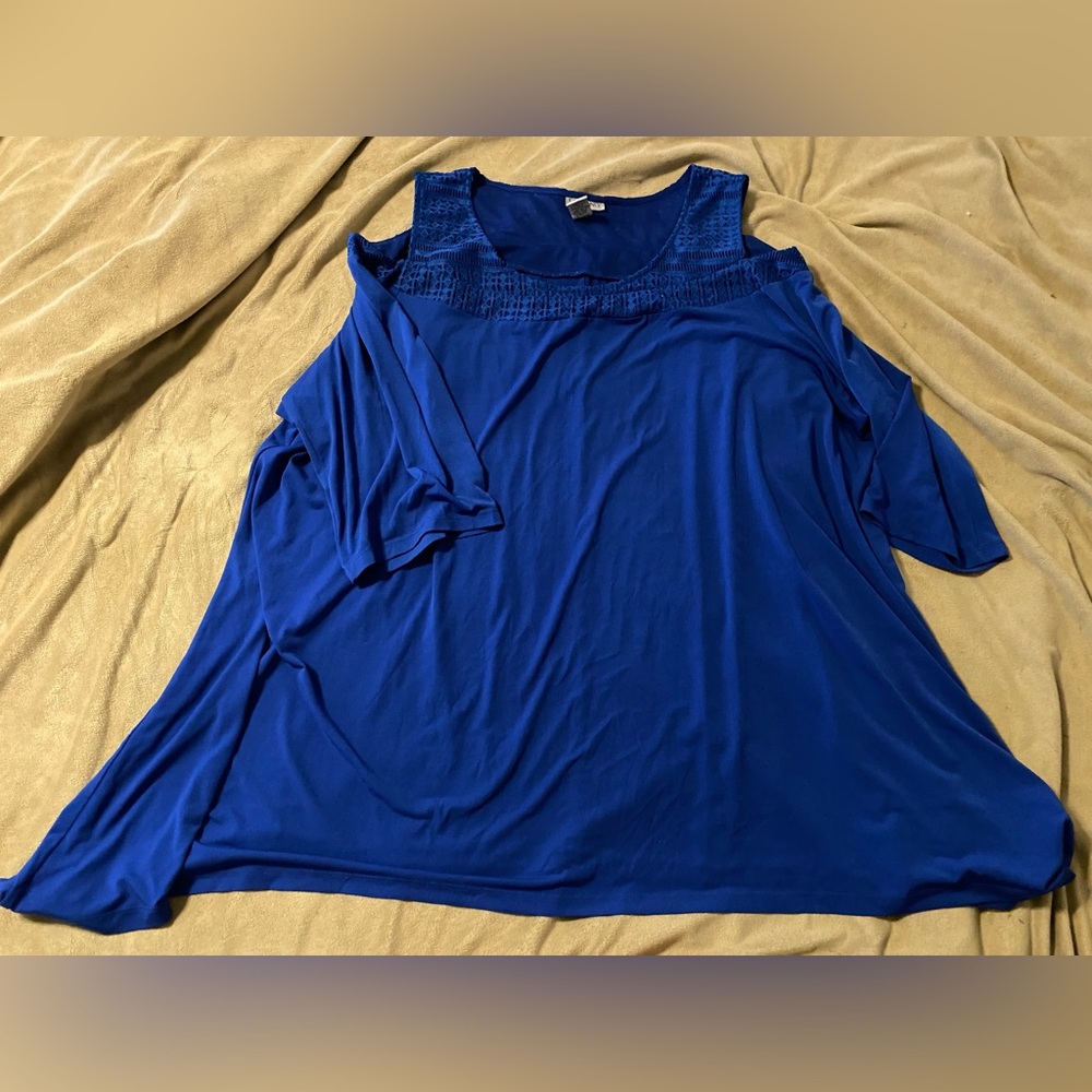 Catherine’s blue cold shoulder top
